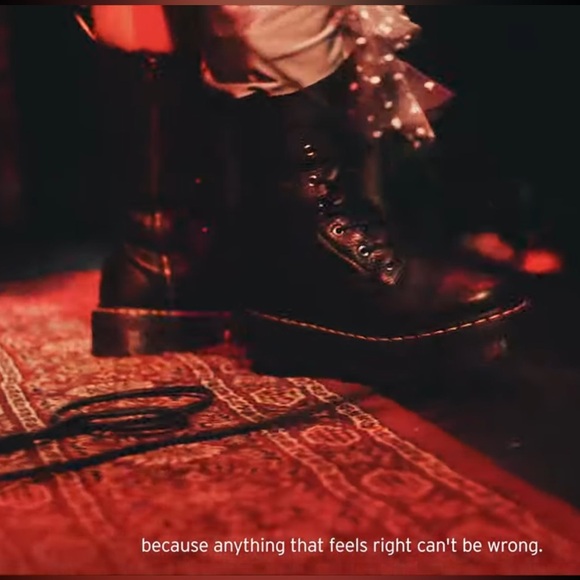 Doc marten platform size 7 HARDLY WORN - Picture 8 of 8